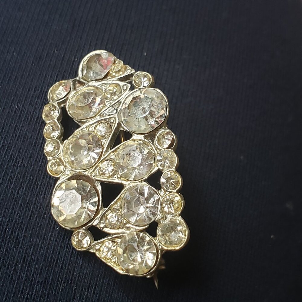 EQUISITE VINTAGE BROOCH